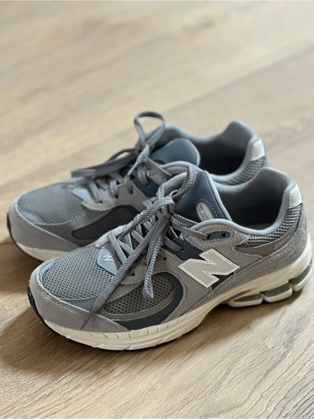 New Balance Boys Grey Mesh and Suede Runner Size 4.5